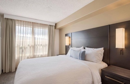 Reno/Tahoe Airport Hotel | Convenient Location! Pets Allowed, Minutes to Nevada Historical Society