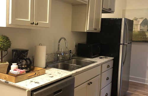 Mid City South House | Convenient quiet LSU Location near City Park, coffee shops, restaurants and bars