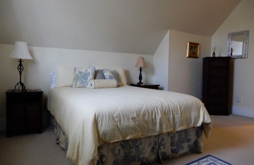 Radcliffeborough Condo | Convenient Spacious Condo Perfectly Located in Historic Downtown Charleston