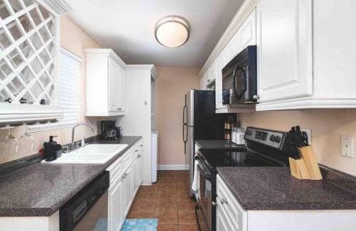 Oxford House | Convenient to campus and The Square