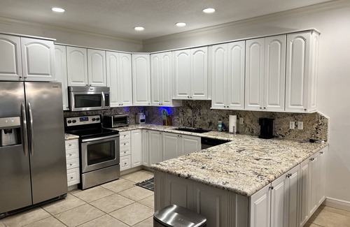St. Petersburg - Clearwater House | Conveniently located townhome in gated community.