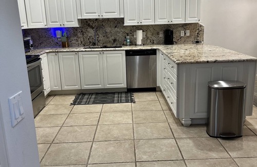 St. Petersburg - Clearwater House | Conveniently located townhome in gated community.