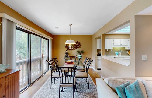 Shipyard Plantation Condo | Conveniently Located Condo w/Shared Pool/Tennis Court, Private W/D, Free WiFi