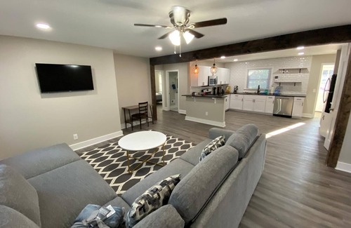 Marietta House | Conveniently Located close to the City Center