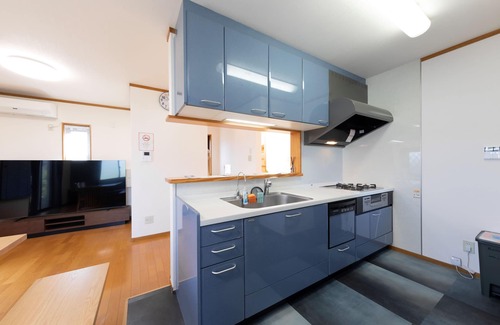 Ena Apartment | Conveniently located in front of JR Ena Station! Tourism, business, and long-term stays are also available.