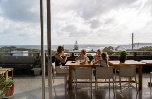 Gracetown House | Cooinda - sweeping ocean views, short walk to beach