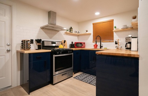 Twentynine Palms House | *Cool Coyote* 5 min to Joshua Tree NP* Pool*