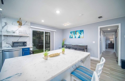 San Jose House | ~Cool Pool Cabana Sleeps 12 Heated Pool~
