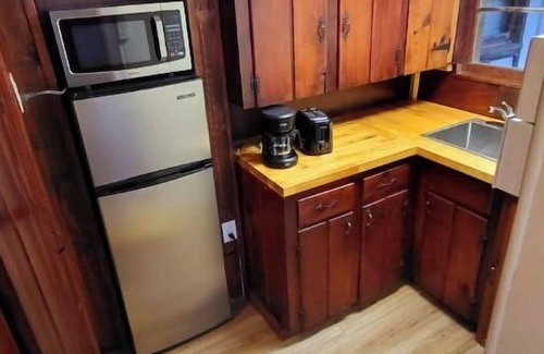 Frederick Other | Cool Smokehouse on historic Manor House grounds!