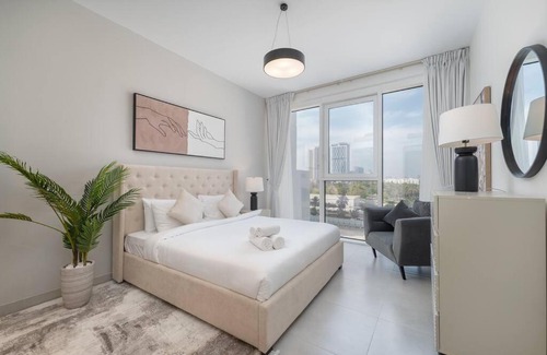 Bur Dubai Apartment | Cool Space for 6, Close To The Metro!