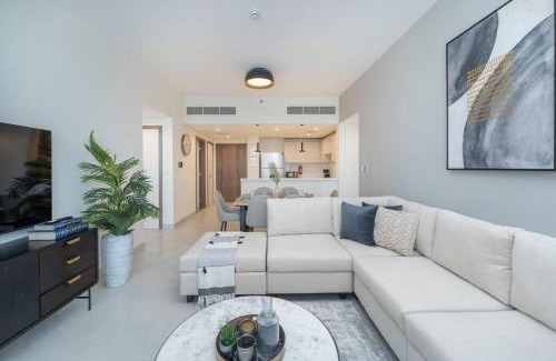 Bur Dubai Apartment | Cool Space for 6, Close To The Metro!