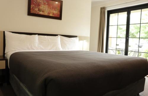 Cootamundra Hotel | Cootamundra Heritage Motel & Apartments