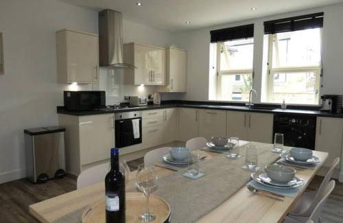 Shepley House | Copley Loft 3 Bedroom House with Patio