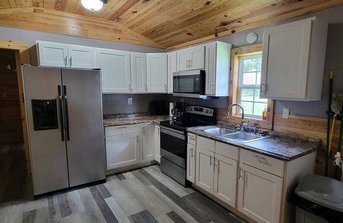 Centre Cottage | Copper Top on Weiss Lake