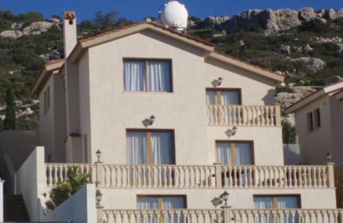 Peyia Town Villa | Coral Blue Villa