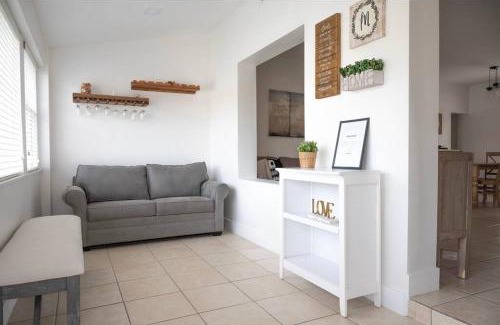 Flagami House | Coral Gables Home with POOL Near Airport. King beds