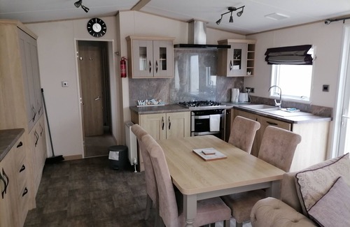 Whitstable House | Coral - With air conditioning (D/F)