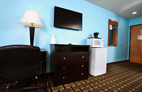 Newton Hotel | Coratel Inn & Suites By Jasper Newton
