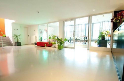 Geel Hotel | Corbie Geel
