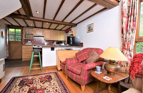 North Burlingham House | Corner Barn - One Bedroom House, Sleeps 2