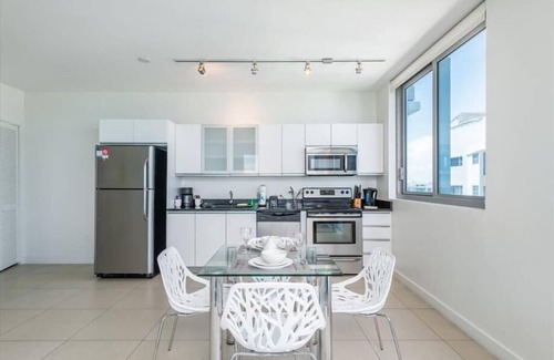 North Beach Apartment | Corner Ocean Front View | Outdoor Pool| Miami