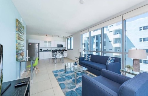 North Beach Apartment | Corner Ocean Front View | Outdoor Pool| Miami