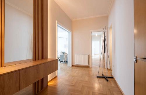 Koukaki Apartment | Corner Penthouse in Acropolis