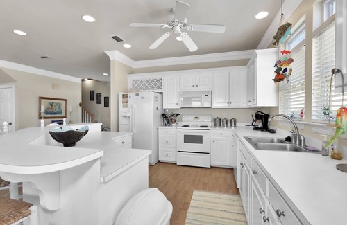 Silver Cay House | Corner pet-friendly, 5/3 bay sunset views! - TraMarLis