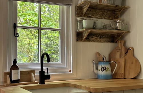 Lanivet House | Cornwall Woodland Dog Friendly Shepherd's Hut