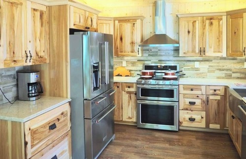 Cornucopia Cabin | Corny's Hidden Gem: Luxe Cabin on the South Shore