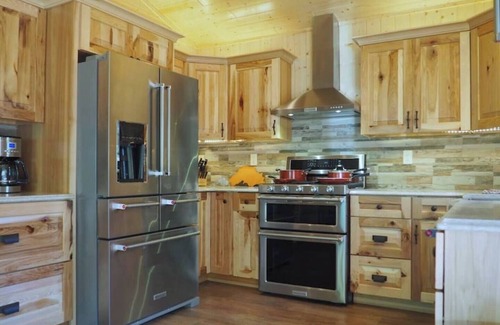 Cornucopia Cabin | Corny's Hidden Gem: Luxe Cabin on the South Shore