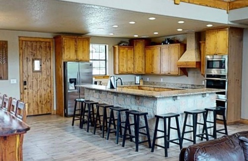 Concan House | Corona del Rio @ Frio Premier Rental Homes