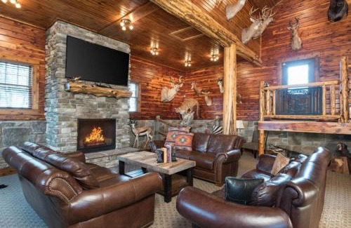 Keene House | Coschocton Hills - 2 Luxury Log Cabins - Lake