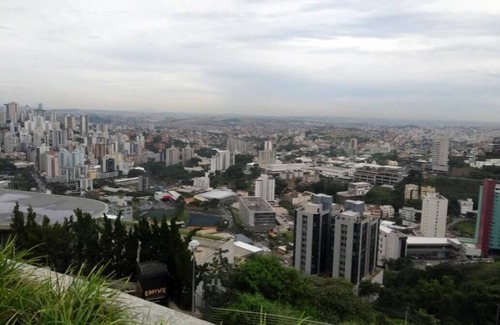 Palmeiras House | Cosiness with privileged view in BH