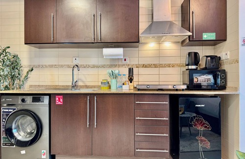 Jumeirah Lake Towers Apartment | Cosmos Living Majestic Studio GCV2