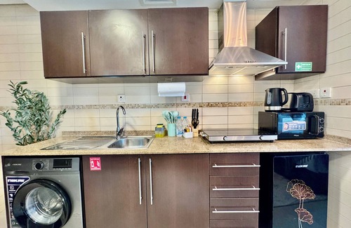 Jumeirah Lake Towers Apartment | Cosmos Living Majestic Studio GCV2