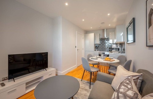 Eastleigh Apartment | Cosy 1 Bedroom Apartment in the Heart of Eastleigh