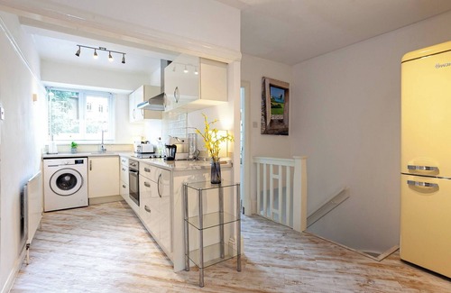 Roundhay Apartment | Cosy 2BD Apartment Close to Leeds Centre