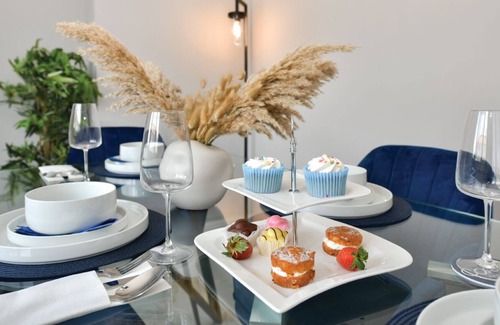 Tilbury House | Cosy 3 BDR Home with Free Parking and Wifi