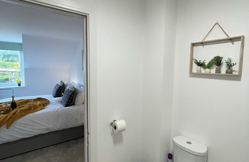 Dover House | Cosy 3-Bed Dover | Sleeps 8 | EV + Free Parking