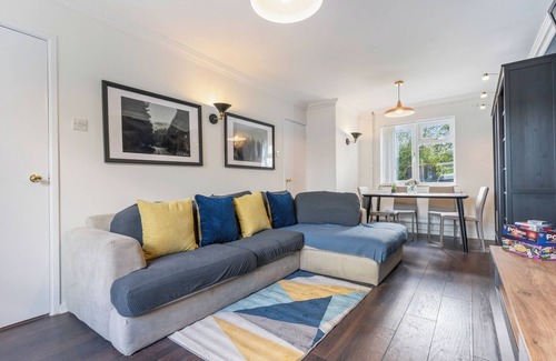 Hatfield House | Cosy 3bed 2bath house 5mins from University of Hertfordshire