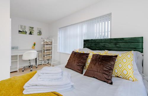 Benfleet Apartment | Cosy and Peaceful flat in Benfleet close to station