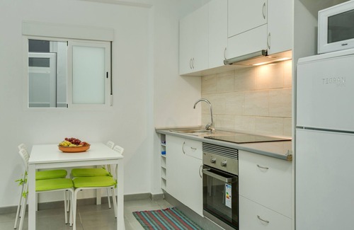 Vecindario Apartment | Cosy Apartment “1B SRV” close to the Sea with Wi-Fi & Fans
