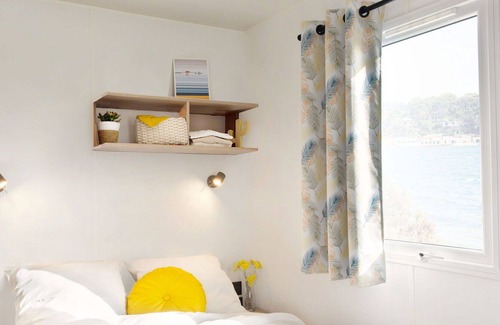 Soerendonk House | Cosy apartment in villa for 4 guests with pool, TV, terrace, pets allowed and parking