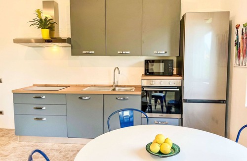 Abbadia Lariana Apartment | Cosy apartment for 4 people with WIFI, A/C, TV, patio and parking
