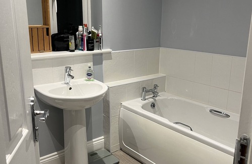 Ferryhill House | Cosy Aycliffe Home Away From Home Nr A1 A66 A19