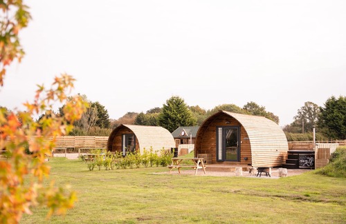 Collingham Cabin | Cosy Cabin with Wood Fired Hot Tub