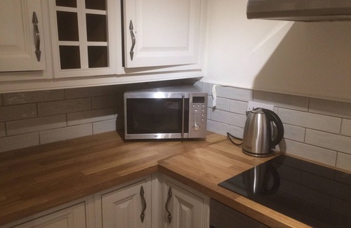Probus Apartment | Cosy Cornish Bolt Hole, Pet Friendly