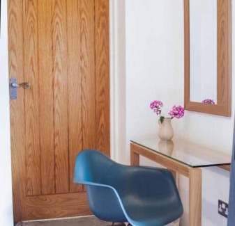 Ross-on-Wye House | cosy cottage on banks of River Wye
