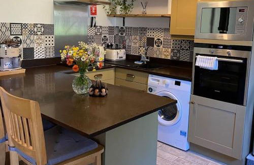 Ross-on-Wye House | cosy cottage on banks of River Wye